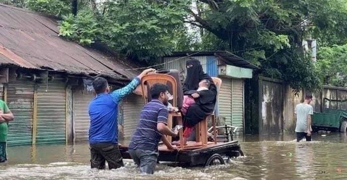 নোয়াখালীর ৮ উপজেলা ভয়াবহ বন্যায় প্লাবিত,পানিবন্দি জেলার ২২ লাখ মানুষ